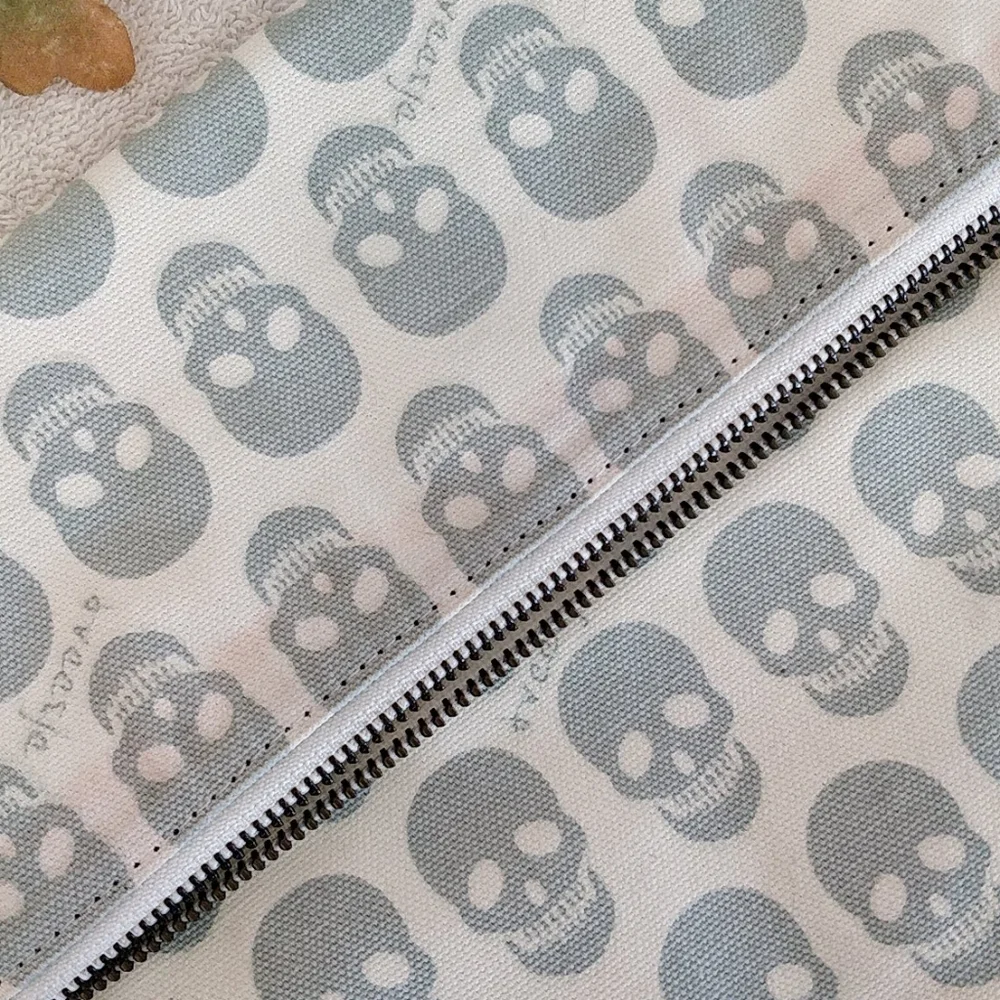 Treesje Fabric Foldover 'Fatal' Clutch w/ Zipper - Picture 8 of 13